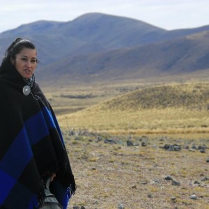 Pupila de mujer, mirada de la tierra